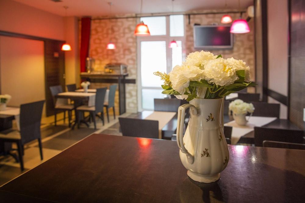 Garni Boutique Hotel Arta Novi Sad Exteriör bild