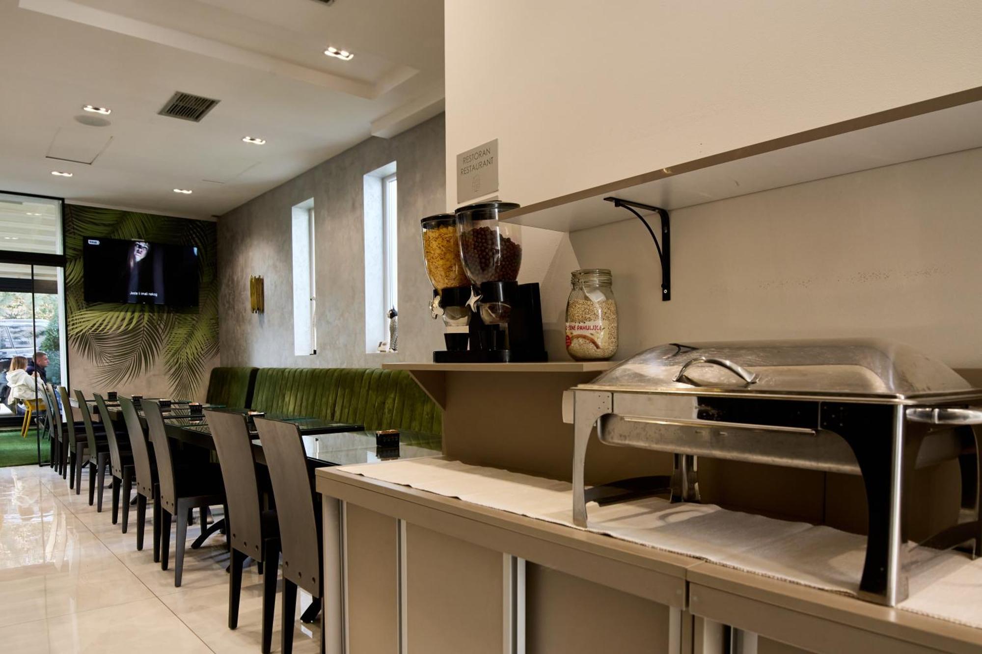 Garni Boutique Hotel Arta Novi Sad Exteriör bild