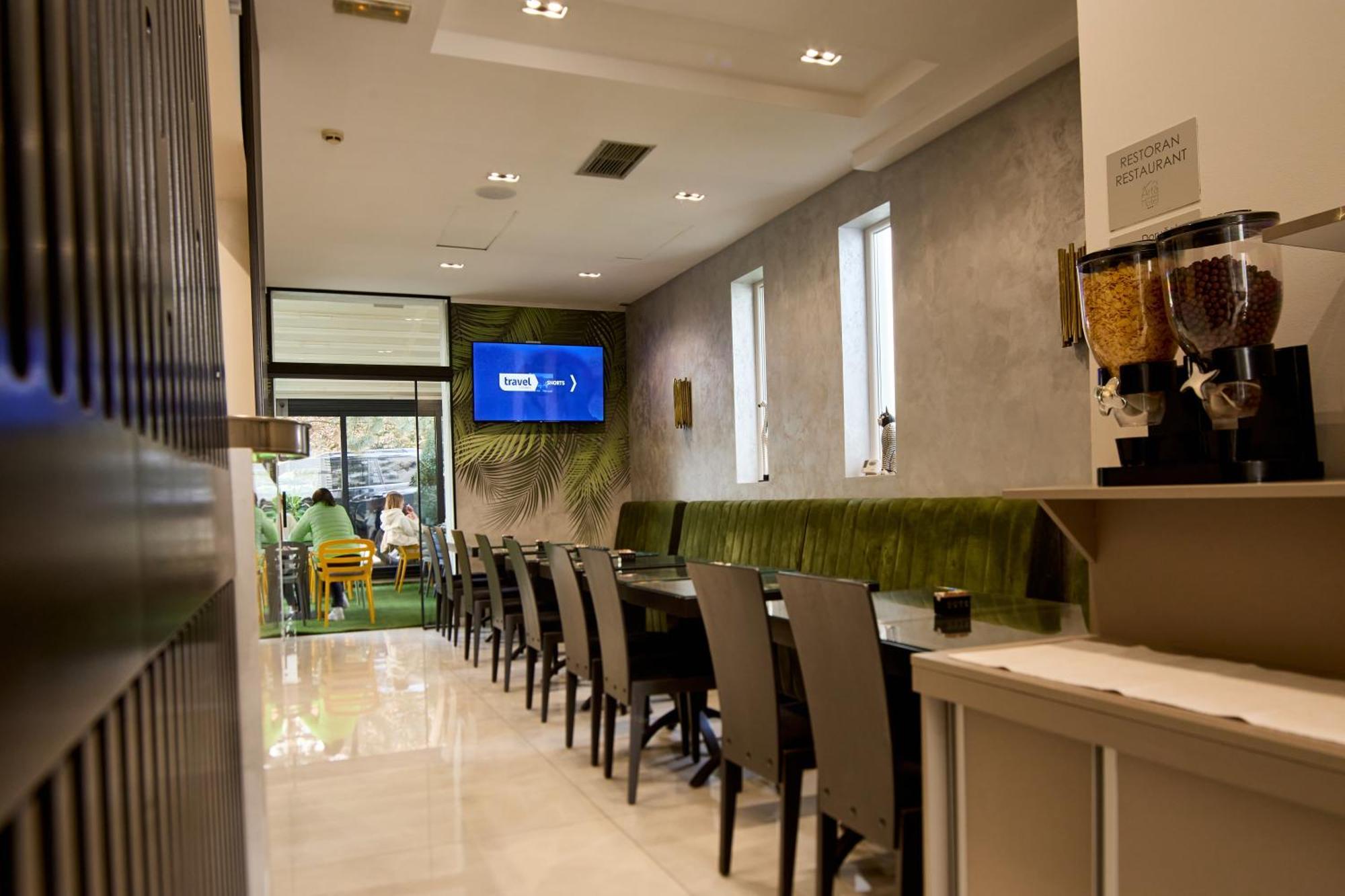 Garni Boutique Hotel Arta Novi Sad Exteriör bild